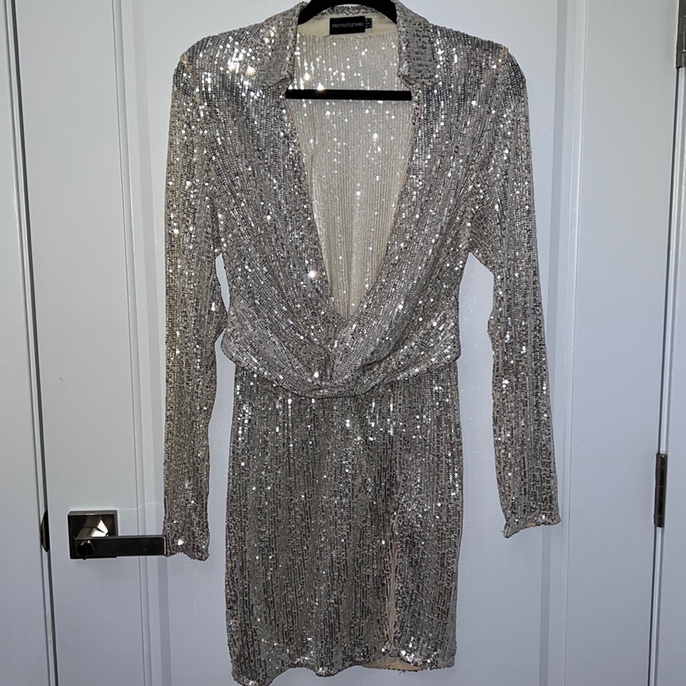 ✨PLT Sequin low cut dress Sz 6 ✨